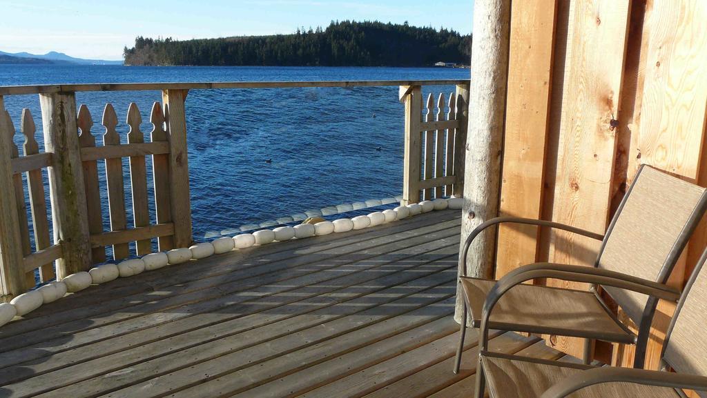 Seine Boat Inn Alert Bay Rum bild