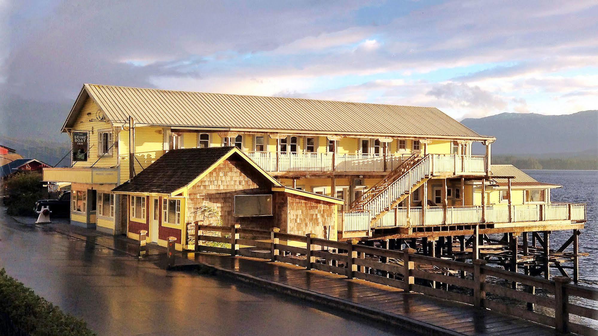 Seine Boat Inn Alert Bay Exteriör bild